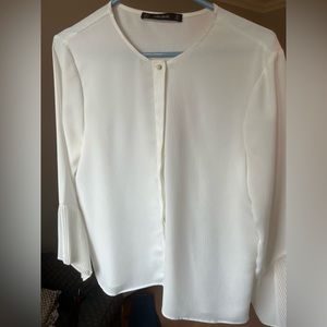 Beautiful Zara blouse with pearl button and sleeve detail